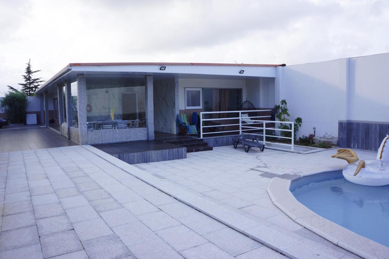 Casinha Das Bonecas - Casa Com Piscina Privada Авейру Экстерьер фото