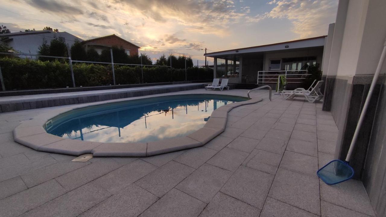 Casinha Das Bonecas - Casa Com Piscina Privada Авейру Экстерьер фото